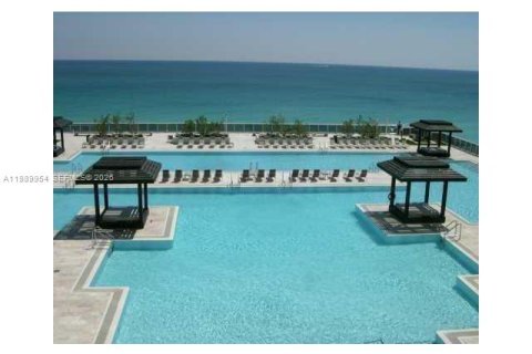 Купить кондоминиум в Халландейл-Бич, Флорида 2 спальни, 124.21м2, № 2051990 - фото 27