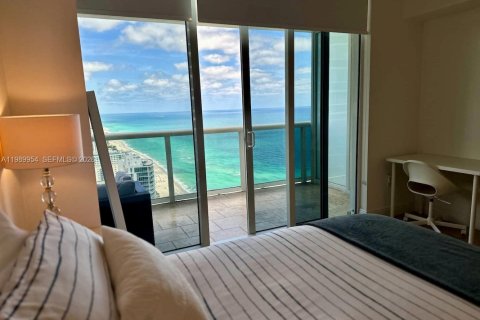 Купить кондоминиум в Халландейл-Бич, Флорида 2 спальни, 124.21м2, № 2051990 - фото 26