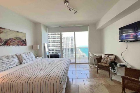 Купить кондоминиум в Халландейл-Бич, Флорида 2 спальни, 124.21м2, № 2051990 - фото 25