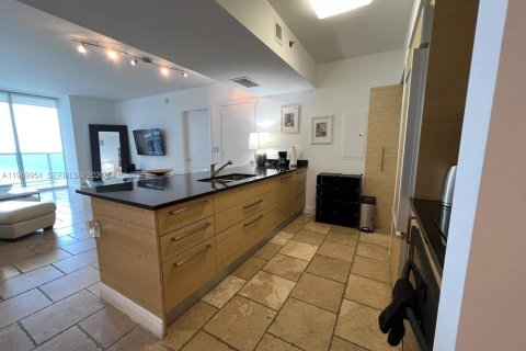 Купить кондоминиум в Халландейл-Бич, Флорида 2 спальни, 124.21м2, № 2051990 - фото 7