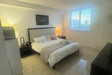 Copropriété à louer à Aventura, Floride: 3 chambres, 131.18 m2 № 1860217 - photo 10