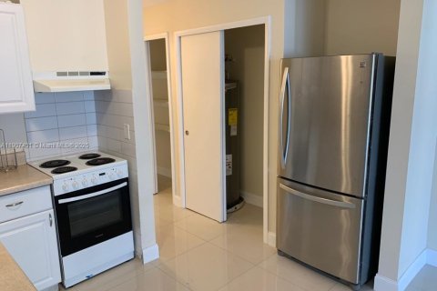 Снять в аренду виллу или дом в Майами, Флорида 1 спальня, № 1963884 - фото 5