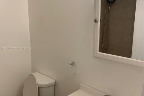 Снять в аренду виллу или дом в Майами, Флорида 1 спальня, № 1963884 - фото 9