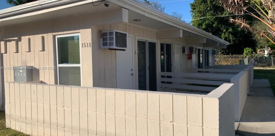 Дом в Майами, Флорида 1 спальня № 1963884