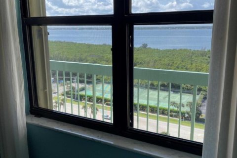 Condominio en alquiler en Jensen Beach, Florida, 2 dormitorios, 95.04 m2 № 786137 - foto 1