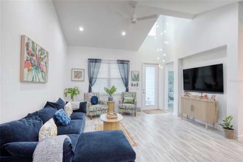 House in Daytona Beach, Florida 2 bedrooms, 122.72 sq.m. № 1657250 - photo 21