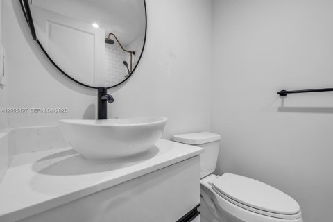 Villa ou maison à louer à Miami Shores, Floride: 4 chambres, 196.77 m2 № 2069620 - photo 24