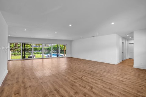 Villa ou maison à louer à Miami Shores, Floride: 4 chambres, 196.77 m2 № 2069620 - photo 5