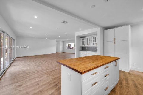 Villa ou maison à louer à Miami Shores, Floride: 4 chambres, 196.77 m2 № 2069620 - photo 18