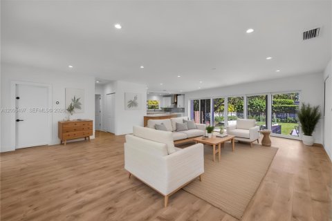 Villa ou maison à Miami Shores, Floride 4 chambres, 196.77 m2 № 2069620