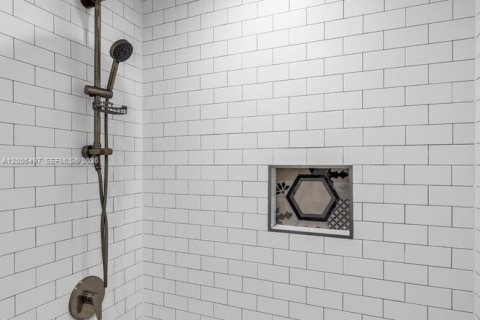 Villa ou maison à louer à Miami Shores, Floride: 4 chambres, 196.77 m2 № 2069620 - photo 25