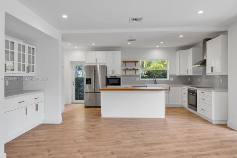 Villa ou maison à louer à Miami Shores, Floride: 4 chambres, 196.77 m2 № 2069620 - photo 6