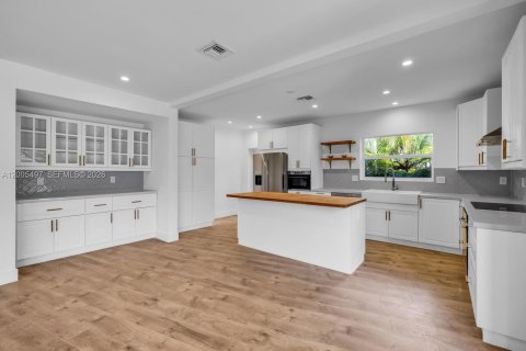 Villa ou maison à louer à Miami Shores, Floride: 4 chambres, 196.77 m2 № 2069620 - photo 17