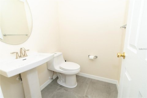 Villa ou maison à louer à Orlando, Floride: 4 chambres, 207.92 m2 № 2157579 - photo 13