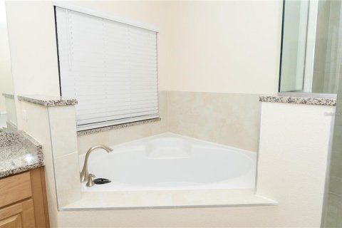Villa ou maison à louer à Orlando, Floride: 4 chambres, 207.92 m2 № 2157579 - photo 20