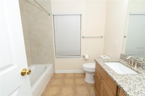 Villa ou maison à louer à Orlando, Floride: 4 chambres, 207.92 m2 № 2157579 - photo 18