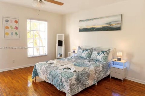 Touwnhouse à louer à North Miami, Floride: 2 chambres, 134.15 m2 № 2019264 - photo 13