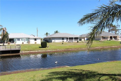 House in Rotonda, Florida 3 bedrooms, 155.8 sq.m. № 373283 - photo 23