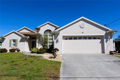 House in Rotonda, Florida 3 bedrooms, 155.8 sq.m. № 373283 - photo 1