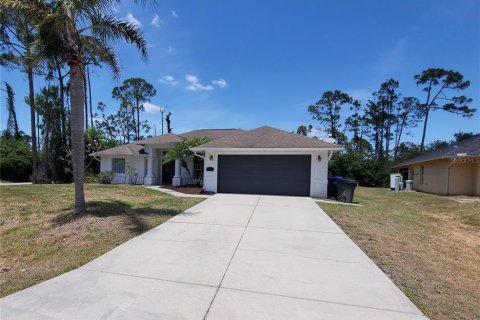 House in North Port, Florida 3 bedrooms, 183.11 sq.m. № 1717561 - photo 2