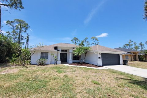 House in North Port, Florida 3 bedrooms, 183.11 sq.m. № 1717561 - photo 1