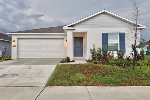 House in Eagle Lake, Florida 3 bedrooms, 138.15 sq.m. № 2353404