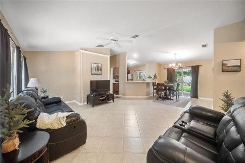 House in North Port, Florida 3 bedrooms, 124.3 sq.m. № 2151613 - photo 5