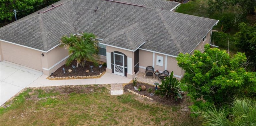 House in North Port, Florida 3 bedrooms, 124.3 sq.m. № 2151613
