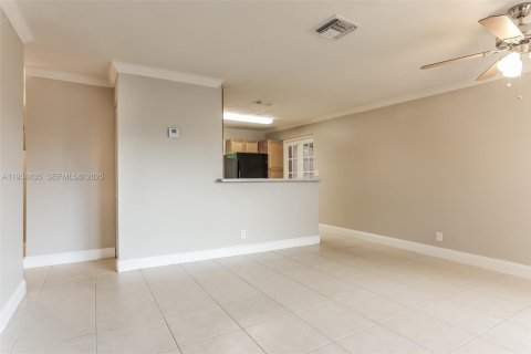 Снять в аренду виллу или дом в Помпано-Бич, Флорида 3 спальни, 103.77м2, № 1992706 - фото 4