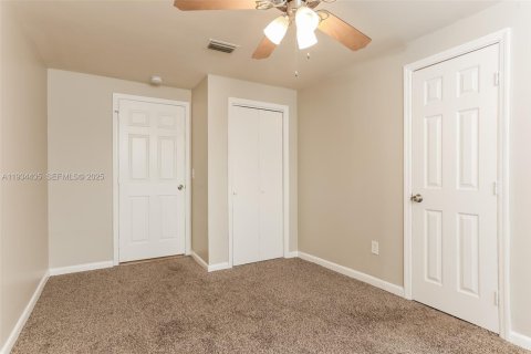 Снять в аренду виллу или дом в Помпано-Бич, Флорида 3 спальни, 103.77м2, № 1992706 - фото 10