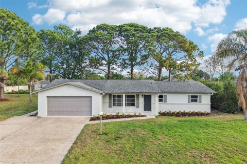 Casa en Deltona, Florida 3 dormitorios, 166.02 m2 № 2102045