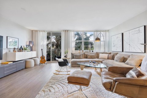 Copropriété à vendre à North Miami, Floride: 2 chambres, 110.37 m2 № 1968725 - photo 2