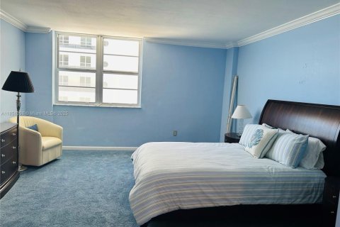 Condo in Miami Beach, Florida, 2 bedrooms  № 1854763 - photo 5