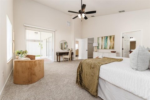 House in Lakeland, Florida 3 bedrooms, 193.42 sq.m. № 2303020 - photo 8