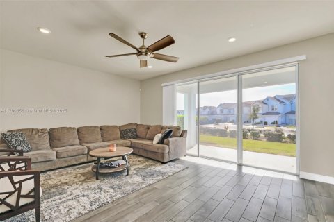 Townhouse in Orlando, Florida 3 bedrooms № 2034655 - photo 11