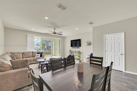 Townhouse in Orlando, Florida 3 bedrooms № 2034655 - photo 9