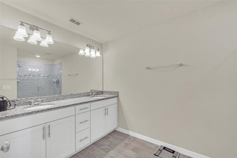 Townhouse in Orlando, Florida 3 bedrooms № 2034655 - photo 17