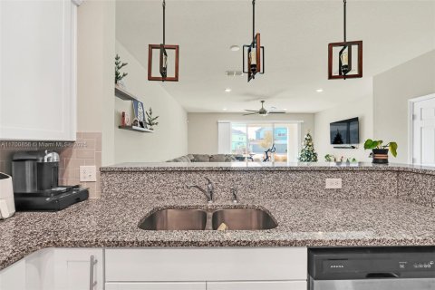 Townhouse in Orlando, Florida 3 bedrooms № 2034655 - photo 4