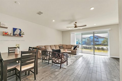 Townhouse in Orlando, Florida 3 bedrooms № 2034655 - photo 10