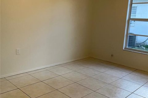 Villa ou maison à louer à Tampa, Floride: 3 chambres, 120.59 m2 № 2092979 - photo 12