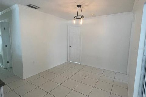 Villa ou maison à louer à Tampa, Floride: 3 chambres, 120.59 m2 № 2092979 - photo 5
