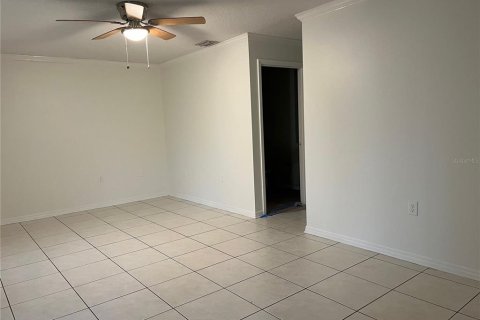 Villa ou maison à louer à Tampa, Floride: 3 chambres, 120.59 m2 № 2092979 - photo 2