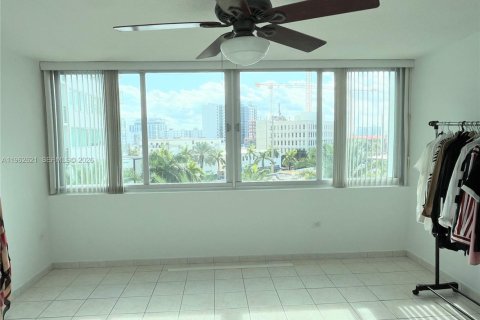 Купить кондоминиум в Майами-Бич, Флорида 1 спальня, 84.73м2, № 2027807 - фото 11