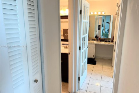 Купить кондоминиум в Майами-Бич, Флорида 1 спальня, 84.73м2, № 2027807 - фото 14