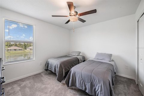 House in Plant City, Florida 5 bedrooms, 224.36 sq.m. № 2123205 - photo 20