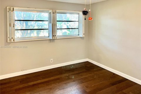 House in Plantation, Florida 4 bedrooms, 162.21 sq.m. № 2003126 - photo 20