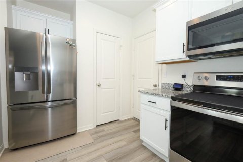 Touwnhouse à vendre à Sanford, Floride: 3 chambres, 146.32 m2 № 2373049 - photo 6