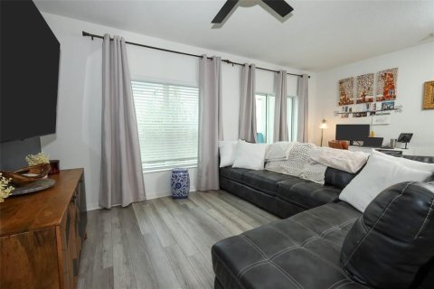 Touwnhouse à vendre à Sanford, Floride: 3 chambres, 146.32 m2 № 2373049 - photo 15