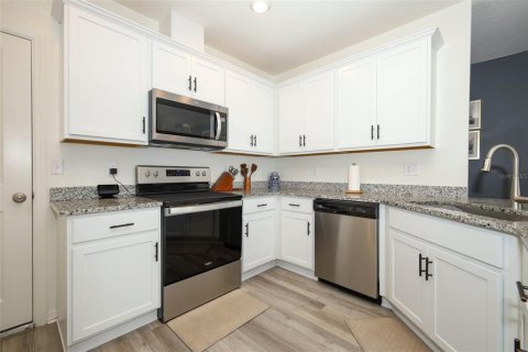 Touwnhouse à vendre à Sanford, Floride: 3 chambres, 146.32 m2 № 2373049 - photo 7