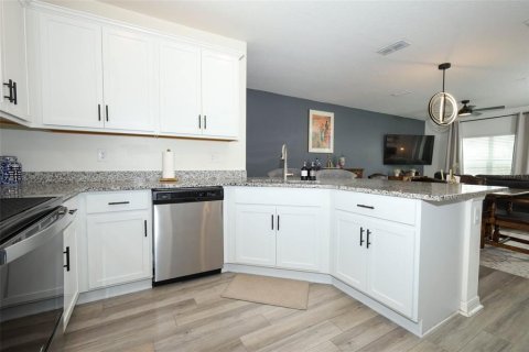 Touwnhouse à vendre à Sanford, Floride: 3 chambres, 146.32 m2 № 2373049 - photo 8